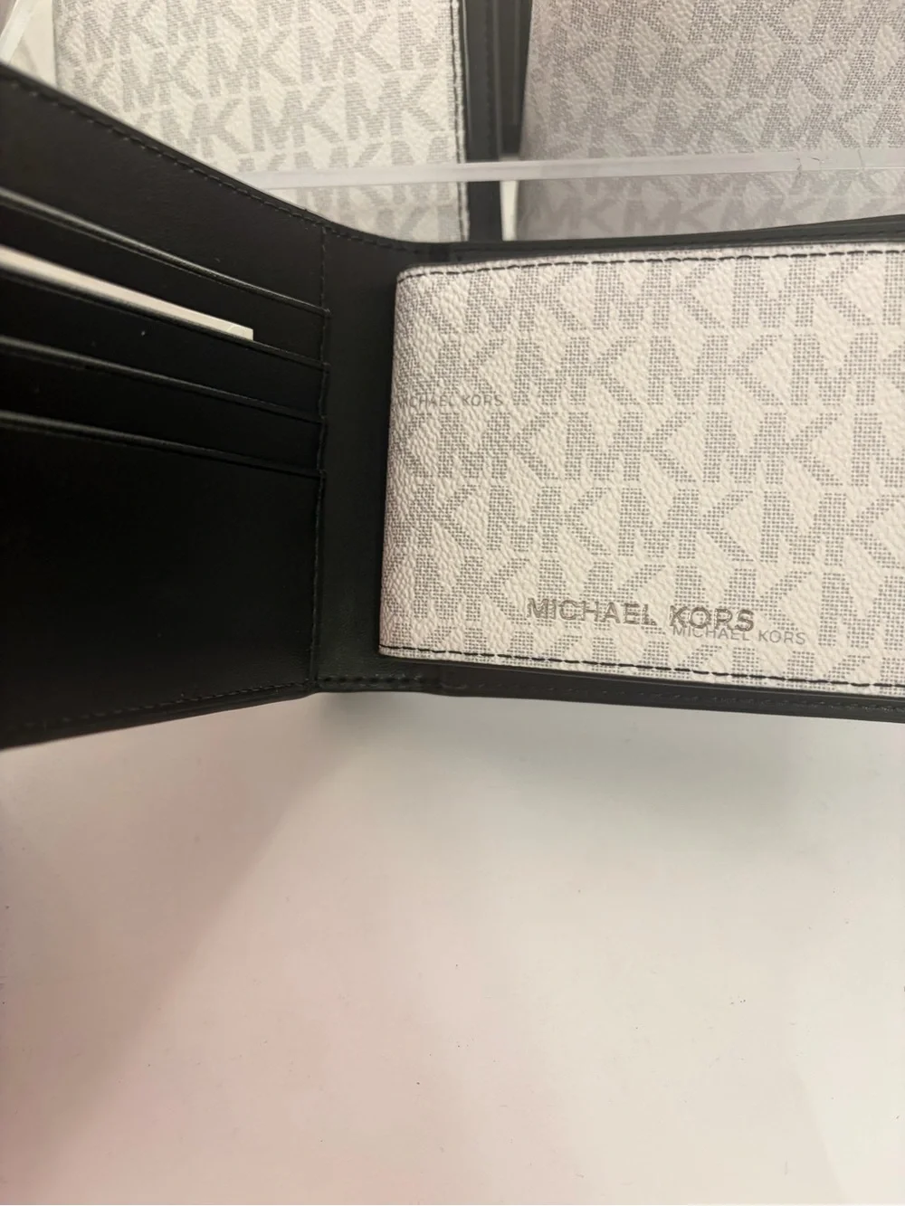 Michael Kors Cooper Billfold ID Wallet Bifold white MK Ombre Logo